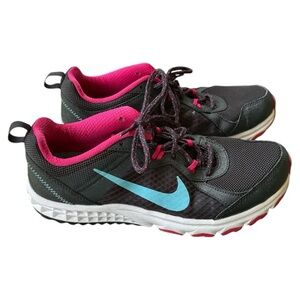Nike Women's Black and Pink Wild Trail Shoes 8.5